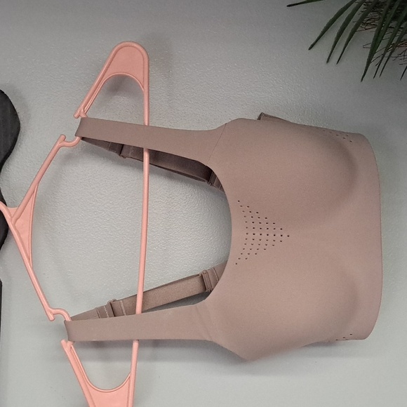 Victoria Secret Bra Sz 34C NWOT - Picture 1 of 8